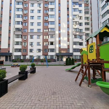 Center Candle Apartment Kischinau Exterior foto